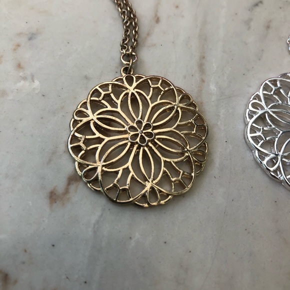 (🌸3 FOR $15 DEAL!) Long Pendant Necklace Bundle - Picture 2 of 10